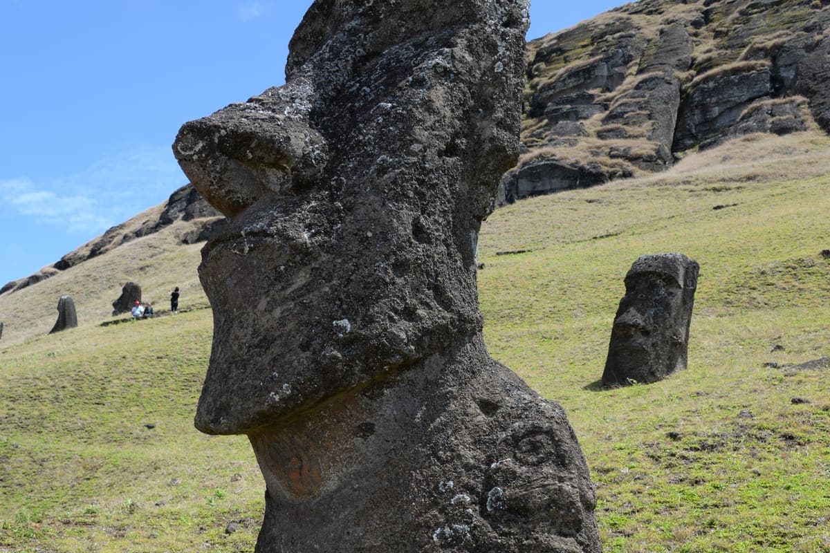 Moai statues