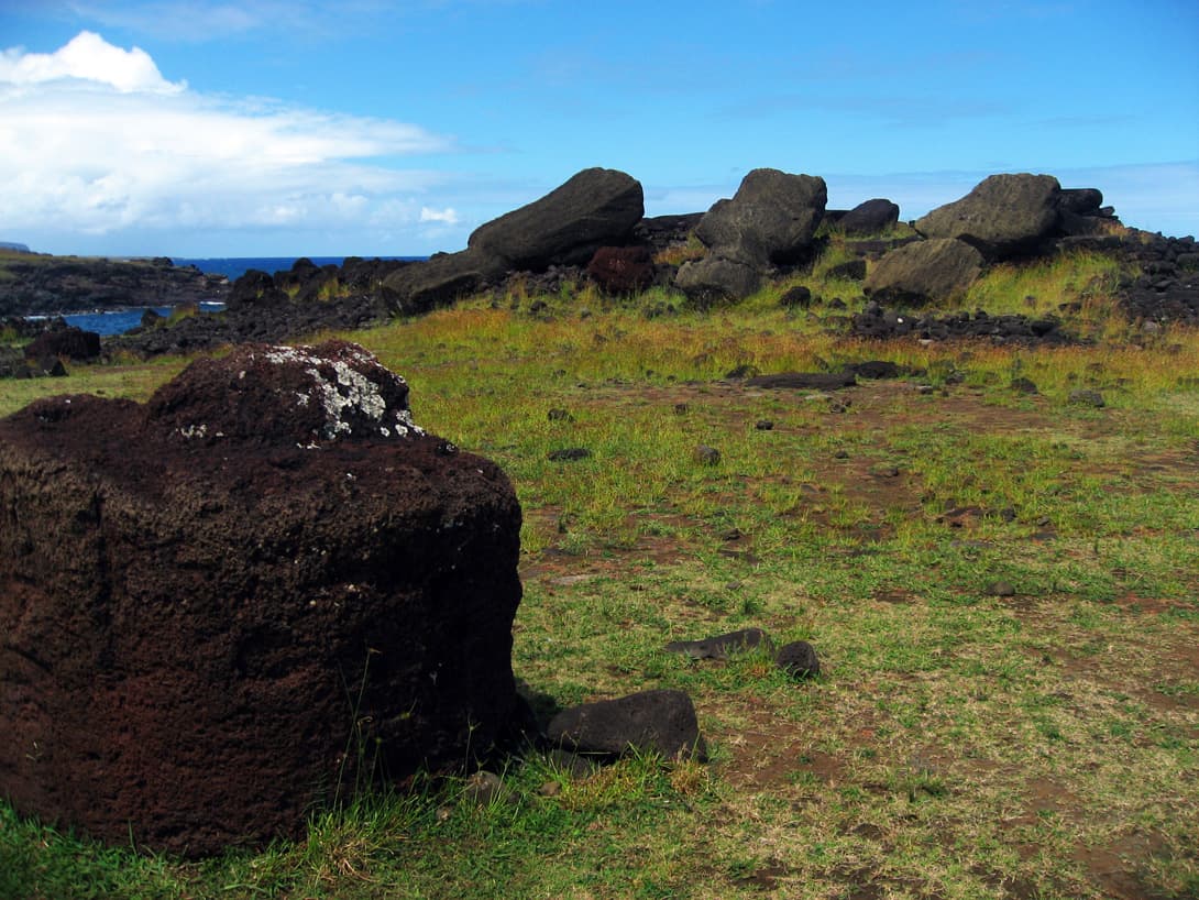 Fallen moai statues at Ahu Akahanga