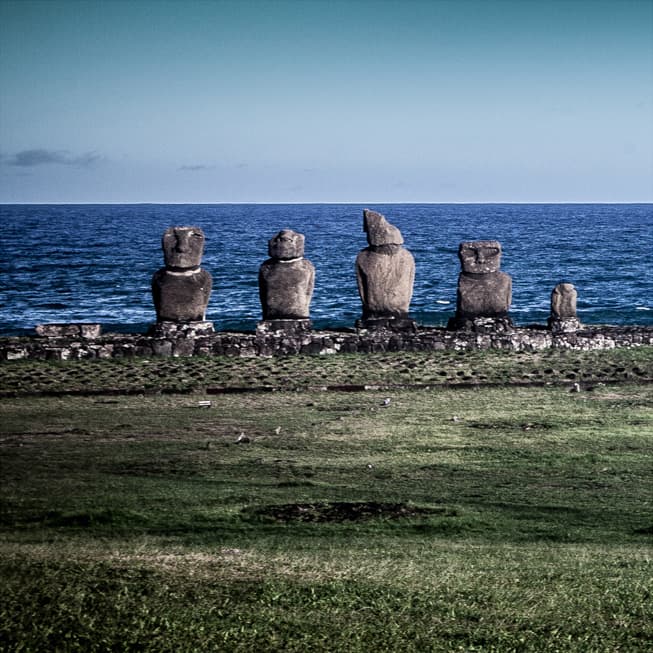 Ahu Vai Uri and its moais at Tahai