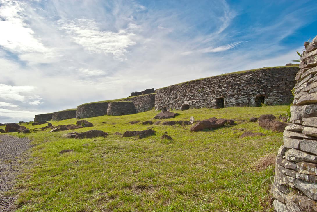 Hare keho basalt slab houses at Orongo