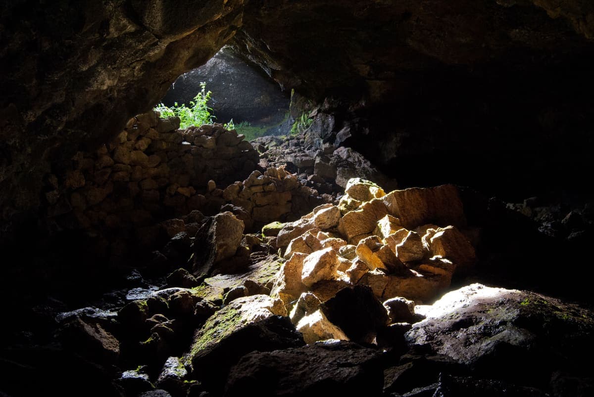 Cave Ana Te Pahu