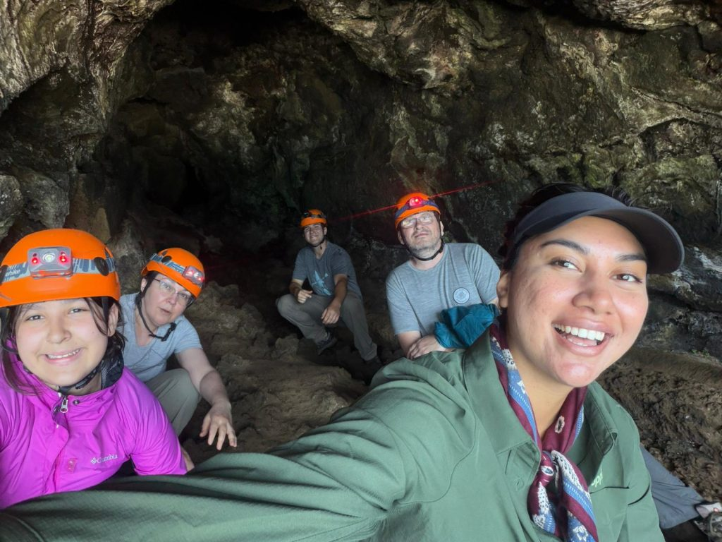 A guided experience inside Ana Kakenga, where small groups, expert interpretation and safety come together to create a meaningful journey beneath the surface of Rapa Nui.