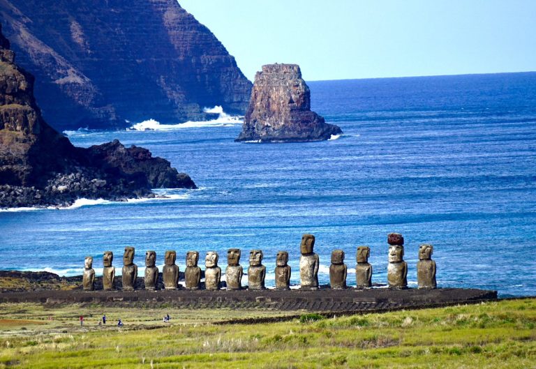 Vista de ahu tongariki en Rapa Nui.
