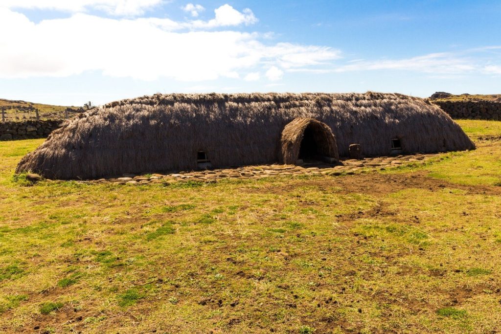 Puku Manu Mea, located in Vaihu - Rapa Nui.