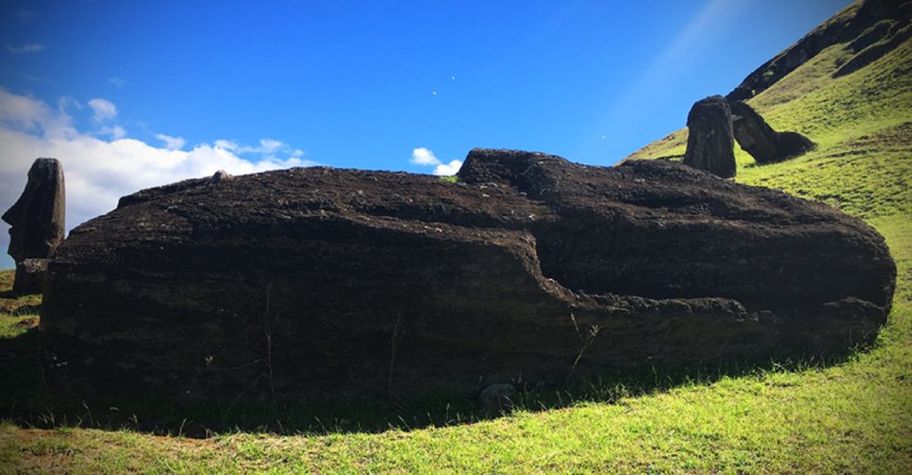 Tai Hare Atua, una figura que suele asociarse a una etapa temprana del trabajo escultórico en la cantera de Rano Raraku
