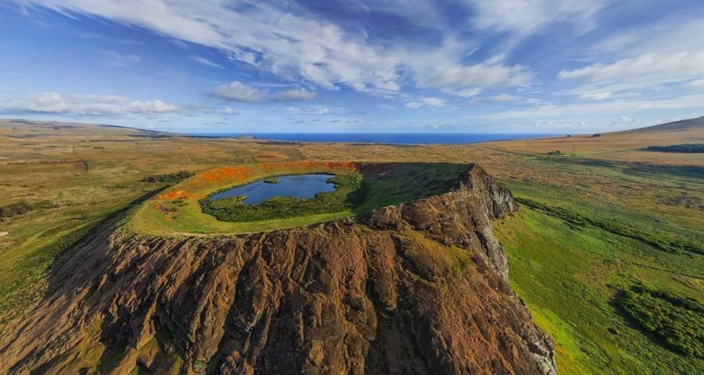 Vista panoramica del volcán Rano Raraku, Rapa Nui